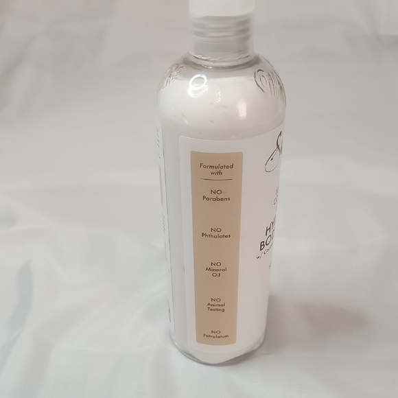 Shea Moisture White Daily Hydration Body Lotion - Picture 3 of 4
